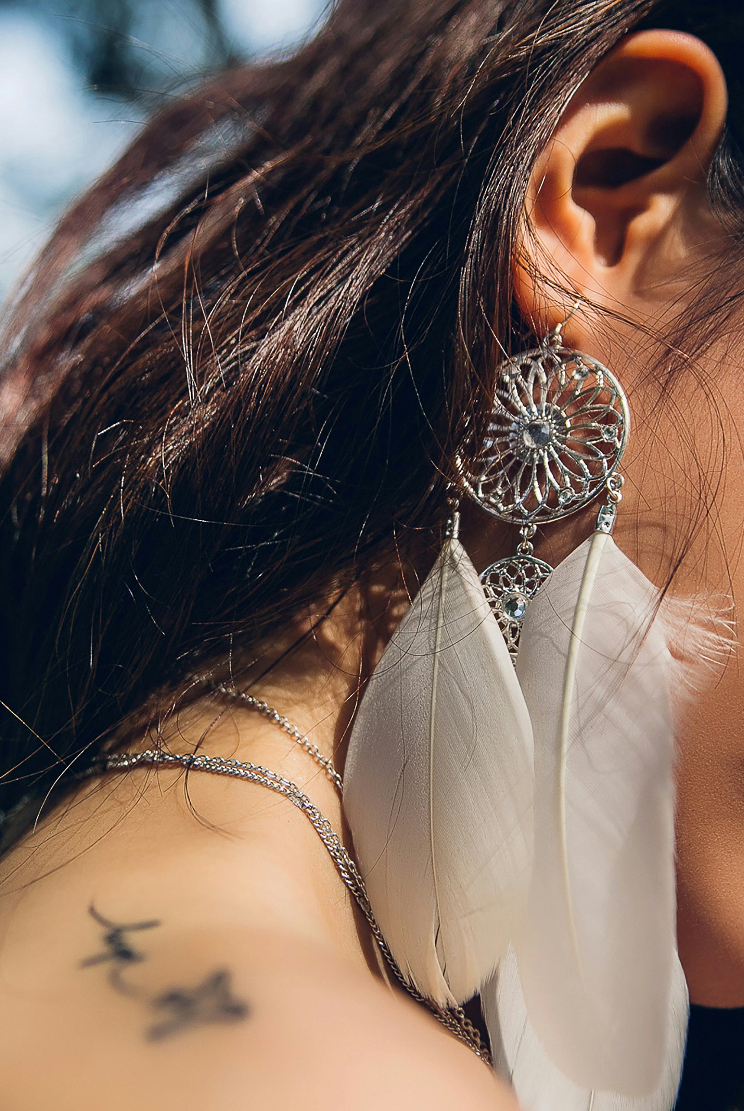 Uncover the Groovy World of Hippie Culture: Iconic Fashion & Festival Adventures Await!