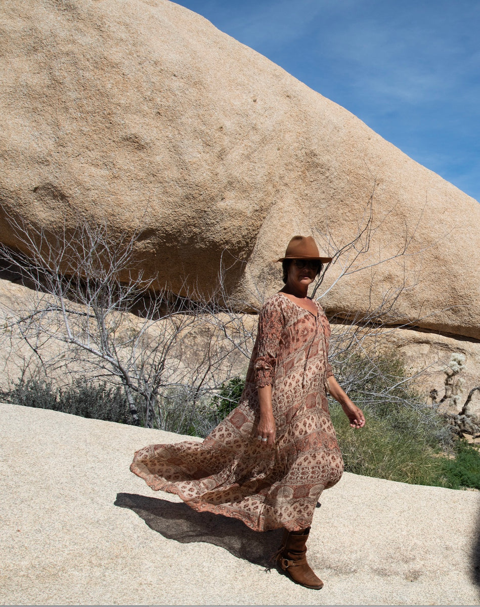 gigi and ella maxi dress Ella Printed Maxi Dress Long Sleeves With Side Pockets Beige