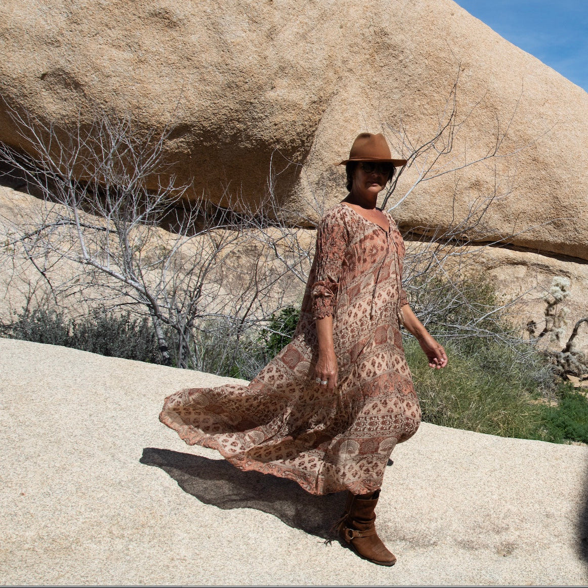 Ella Printed Maxi Dress Long Sleeves With Side Pockets Beige