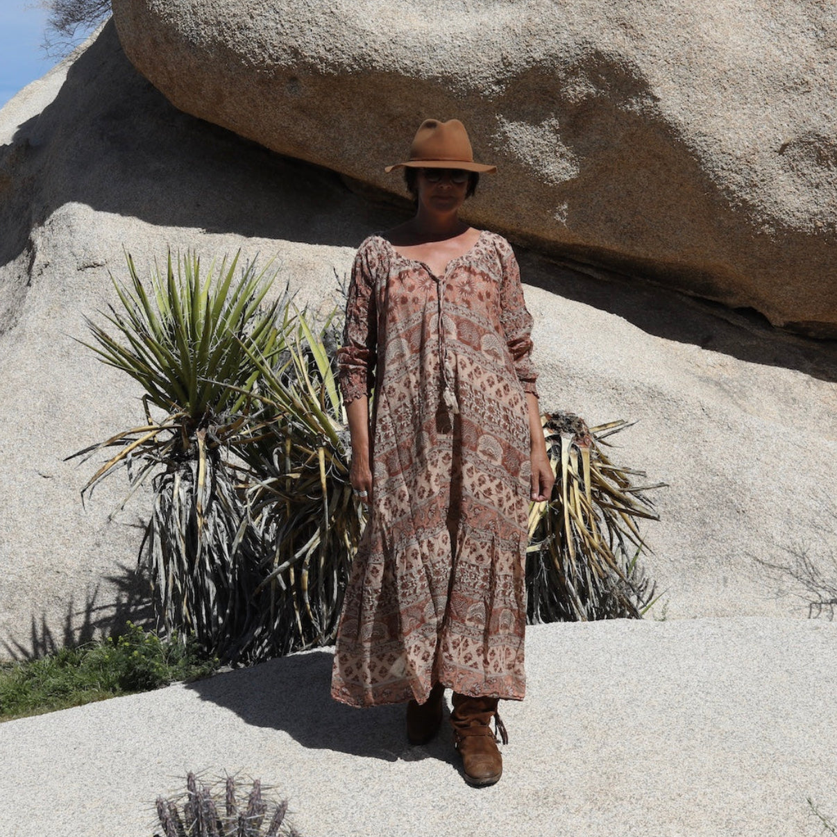 Ella Printed Maxi Dress Long Sleeves With Side Pockets Beige