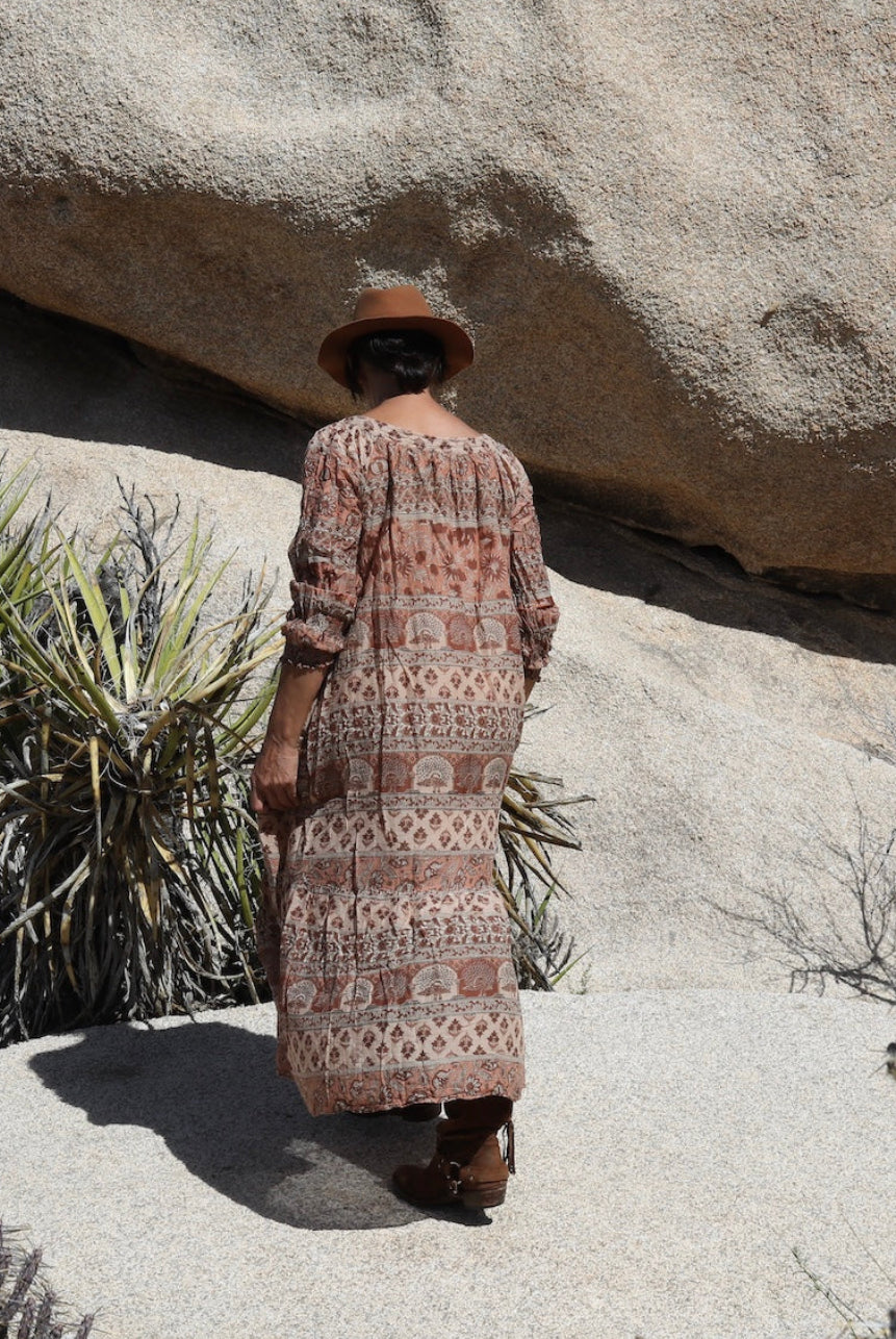 Ella Printed Maxi Dress Long Sleeves With Side Pockets Beige