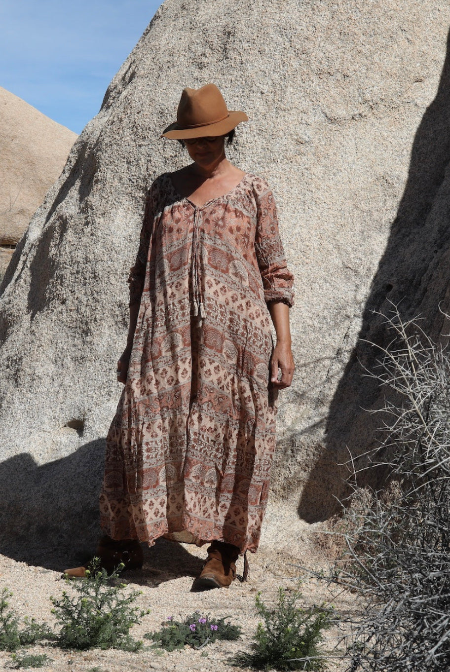 Ella Printed Maxi Dress Long Sleeves With Side Pockets Beige