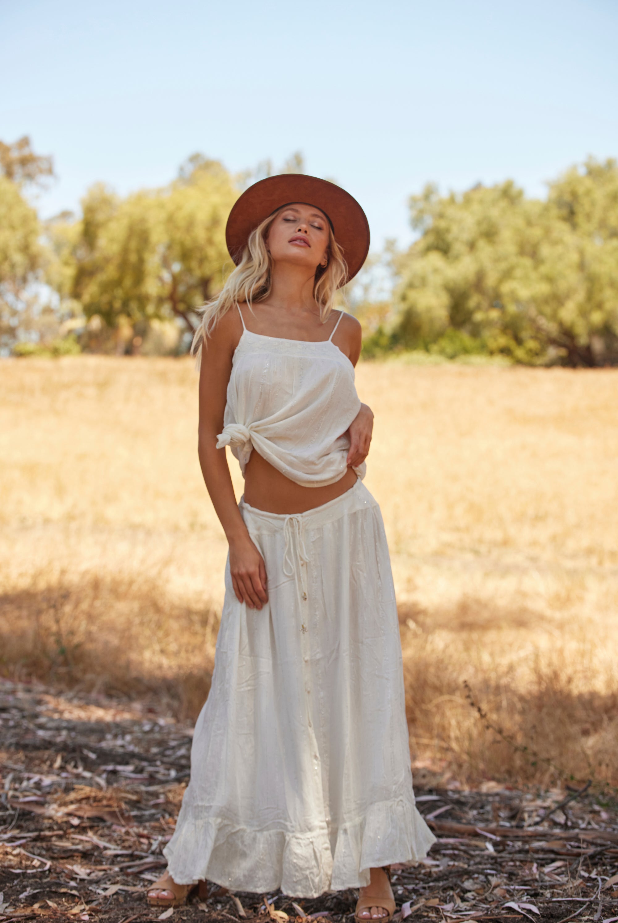 How to Style a Maxi Skirt: Tips and Tricks